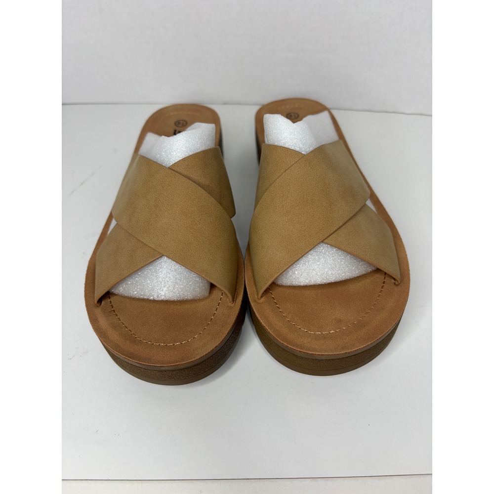 Soda Womens Tan Crisscross Strap Platform Slide Sandals Flatform Lug Sole 8.5